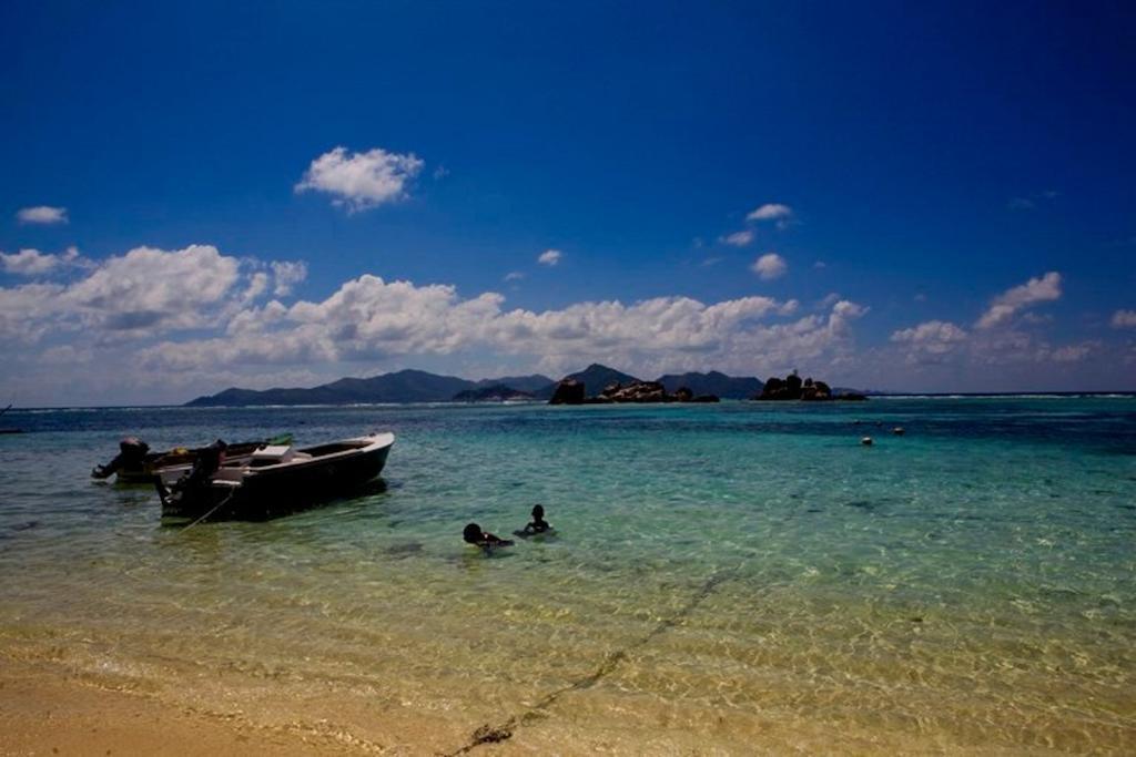 Jms Ventures Guesthouse - Private Pool La Digue Bagian luar foto